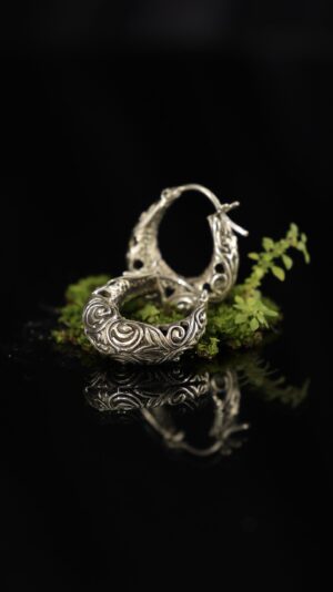 Carved silver earrings — handmade jewelry by Frolov Jewels (view 3)