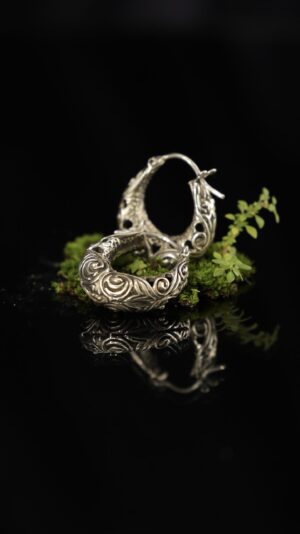 Carved silver earrings — handmade jewelry by Frolov Jewels (view 5)