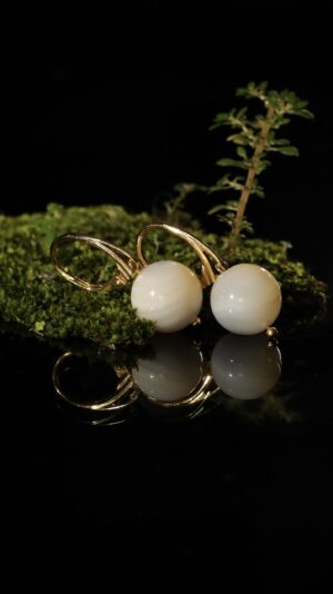 Mother-of-pearl necklace with gold-plated FJ beads — handmade jewelry by Frolov Jewels (view 5)