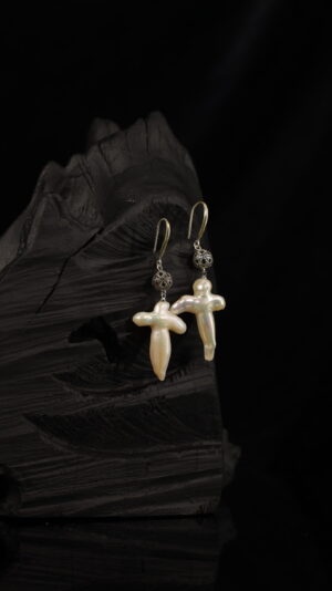 Necklace of cross-shaped pearls — handmade jewelry by Frolov Jewels (view 5)