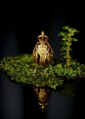 Gold-plated Kolokuli pysanka pendant — handmade jewelry by Frolov Jewels (view 4)
