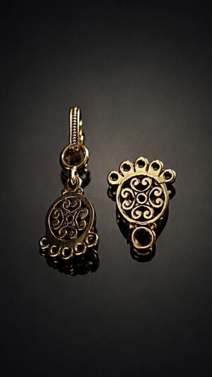 Kniazha Chepraha — small clasp with hook — handmade jewelry by Frolov Jewels (backside view)